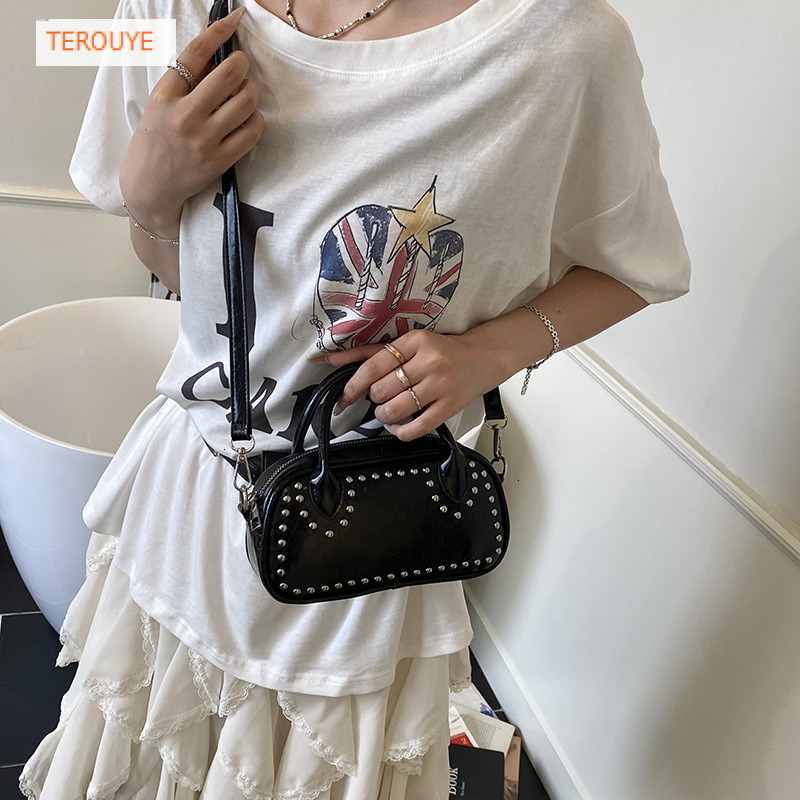 European and American Y2K style texture rivet handbag autumn and winter new style simple style small square bag trendy women's shoulder bag luxur