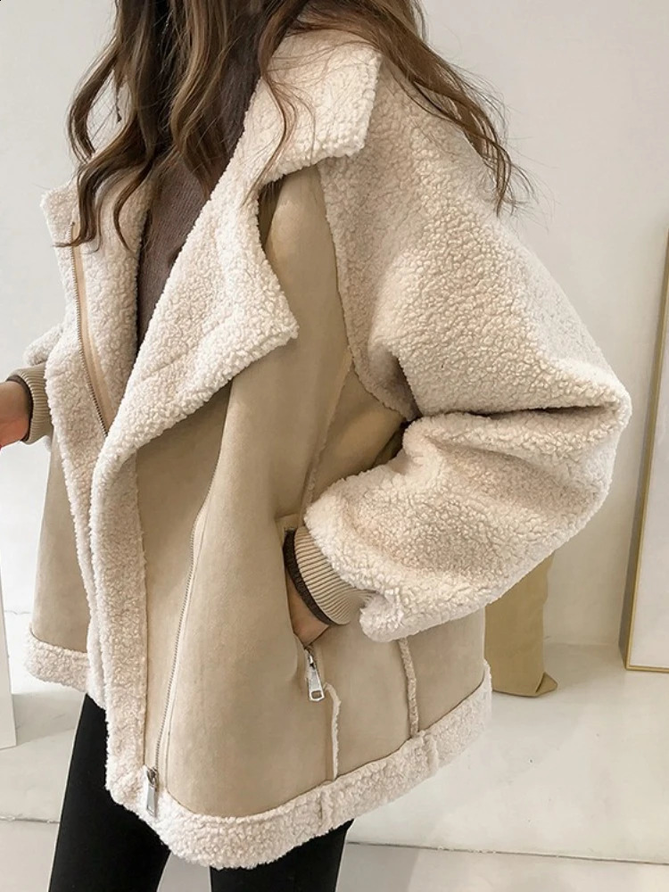 Autumn Winter in Loose Retro Fur Integrated Suede Jacket Womens Short Casual Warm Lamb Fleece Motorcycle Tops 251018
