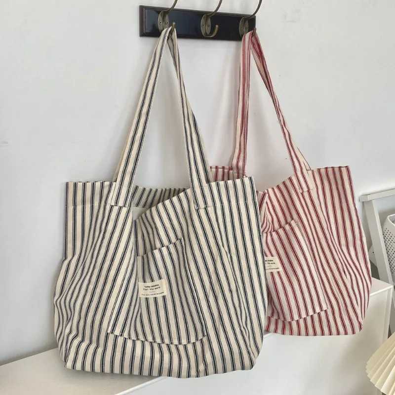 Holiday Striped Canvas Bag Versatile for Shopping Large Capacity Shopping Bag for Women Lightweight Commuting Shoulder BagL251023