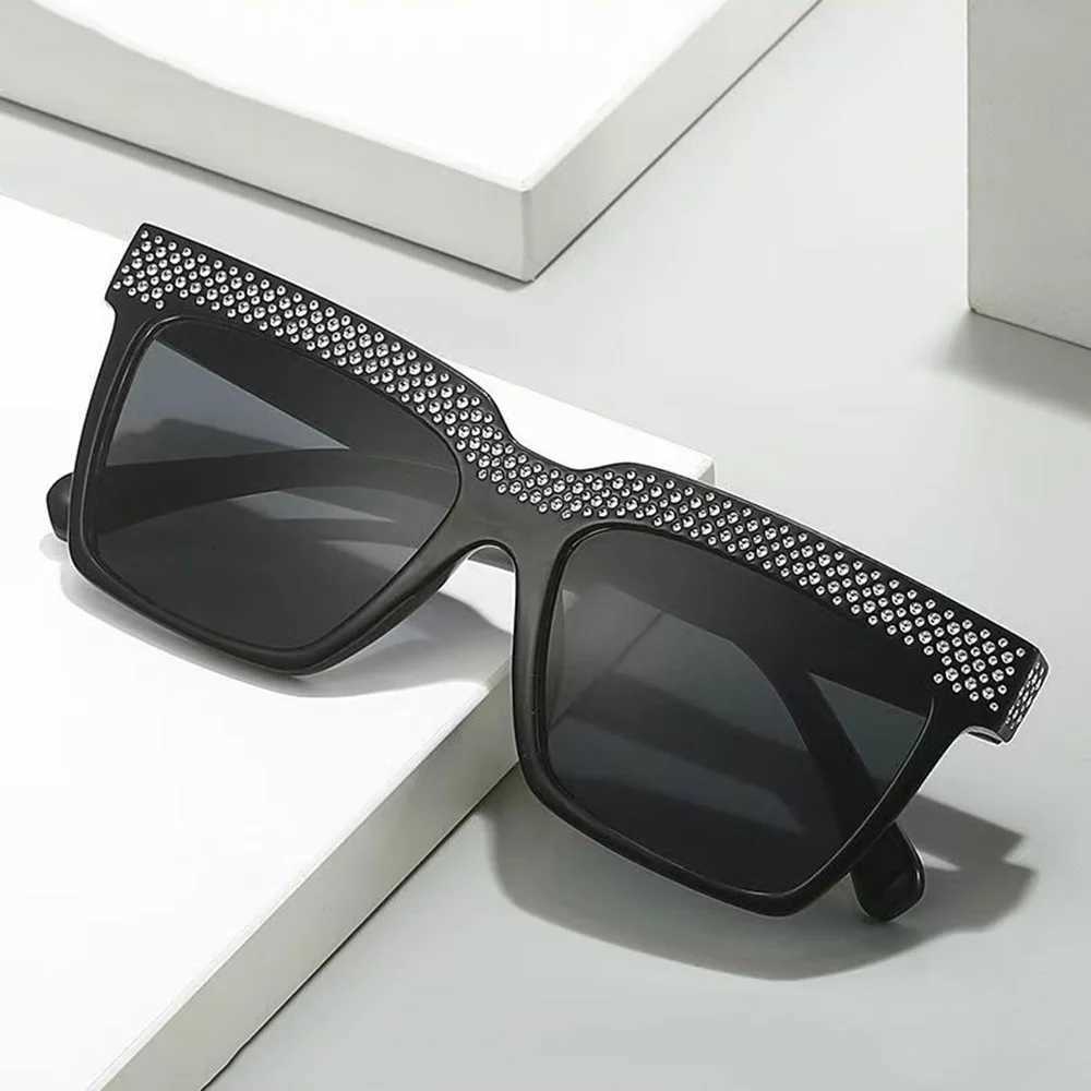 Luxury Crystal Diamond Sunglasses Women Unique Square Fashion Sun Glasses Full Frame High Quality Durable Eyewear Goggles UV400W251023