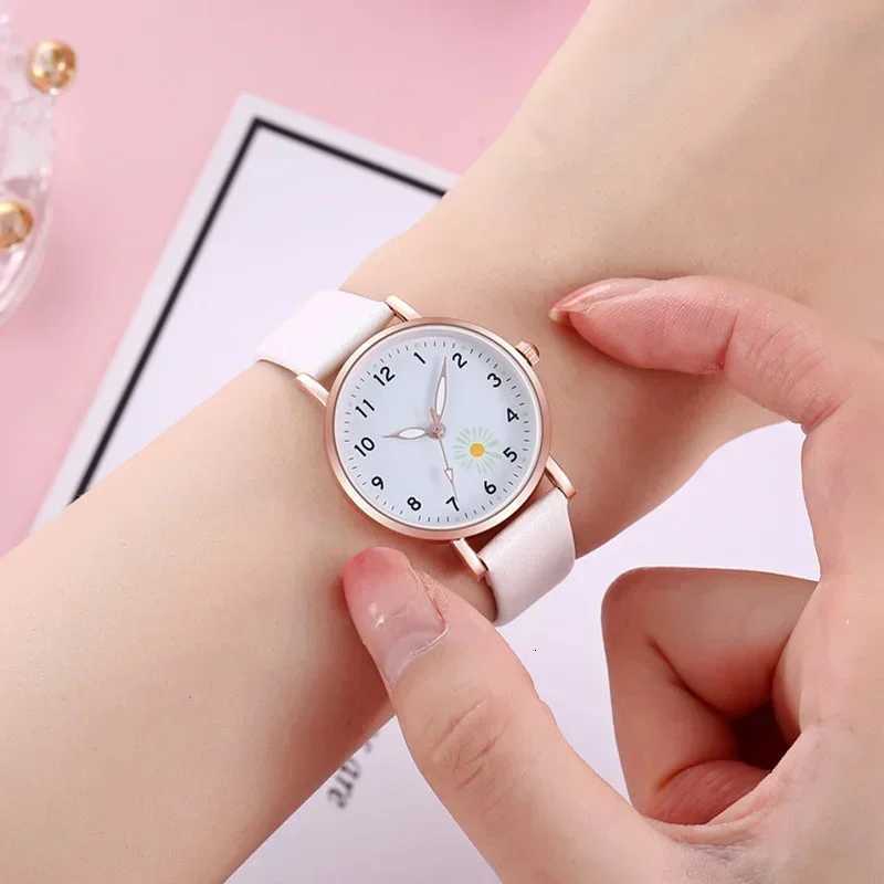 Luxury Watches for Women Luminous Retro Female Watch Ladies Belt Back Light Leather Strap Quartz Wristwatches Montre FemmeL251023