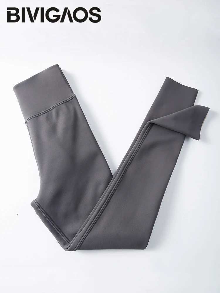 BIVIGAOS Autumn Winter Snowflake Velvet Warm Sharkskin Leggings Women Thick Tight Fitting Grid Fleece Slim Casual Sport LeggingsT251023