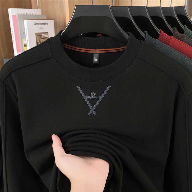 New seamless mens hoodie for spring and autumn 2025 business casual skin friendly comfortable round neck long sleeved tshirtXJ251023