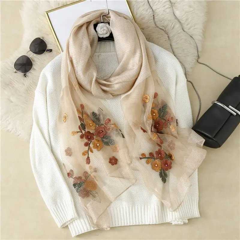 Thin Shawl for Women Suitable for AutumnSpring Winter Gift 19070CM Silk Wool Embroidered Scarf J251113