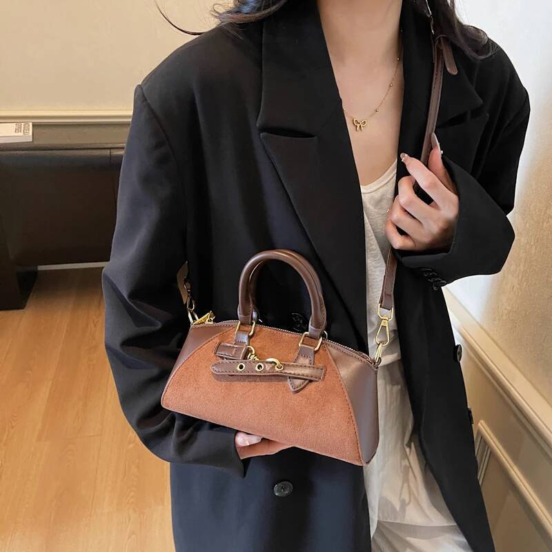 Autumn and Winter New Pu Leather Designer Bag Retro Style Trendy Luxury Handbag Suede Bowling Bag Fashion Large Capacity Fashionable Stick Bag