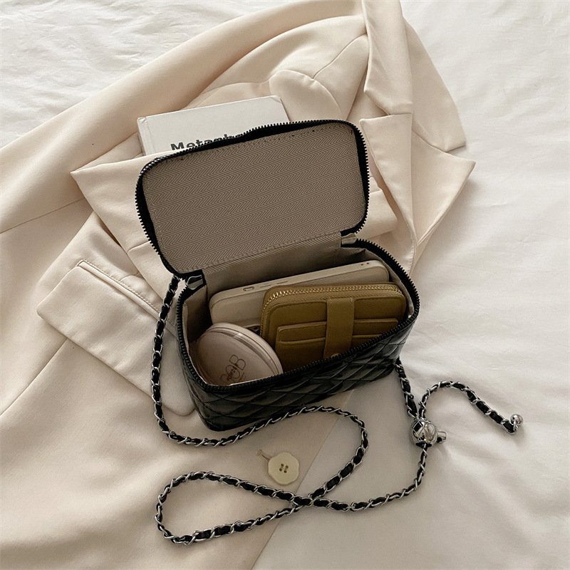 Luxury Brand Designer Bag New Women's Handbag Small Square Bag Personality Stylish Makeup Box Bag High-Value Chain Quilted Crossbody Bag