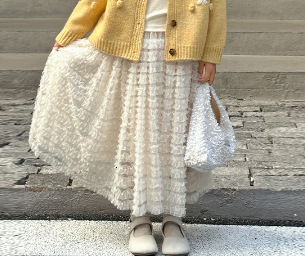 Fashion designer girl's unique super beautiful autumn set, suitable for big girls' new Korean style knitted cardigan and skirt two-piece set