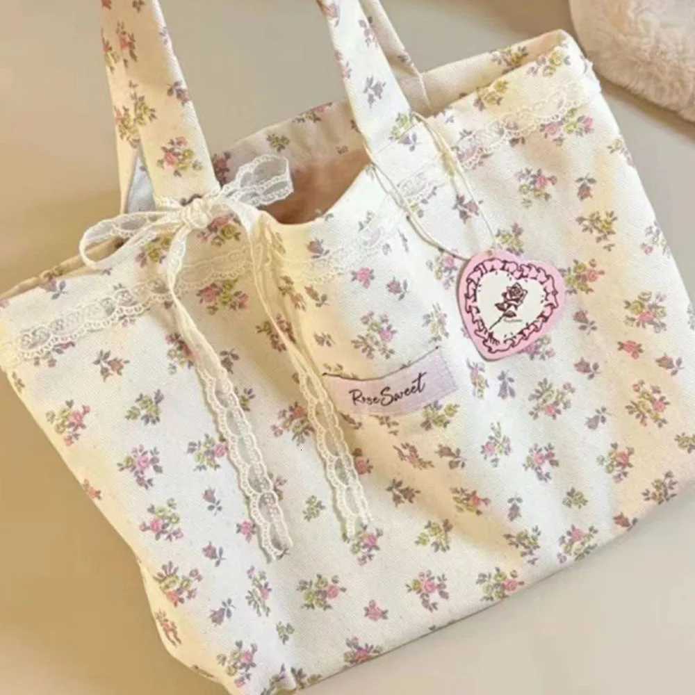 Large Capacity Printed Tote Bag Fashion Sweet with Lace Bow Storage Handbags Canvas HandbagL251023
