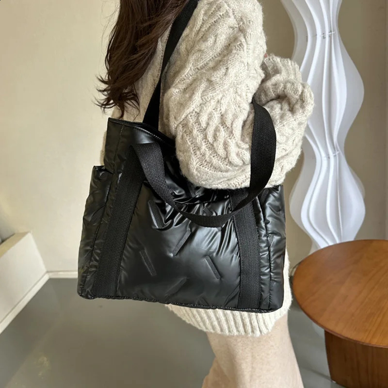 Winter Down Cotton Casual Tote Bags For Women Solid Color Fashion Shoulder Bag Ladies Handbags Commuting Gift 251014