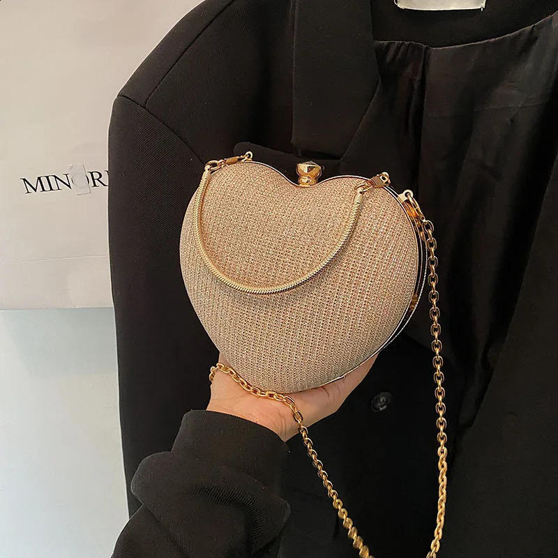 Evening Clutch Bag Women Bag Shiny Handbag Heart Shape Metal Clutches Bag Fashion Chain Shoulder Crossbody Bag Lady Purse251023