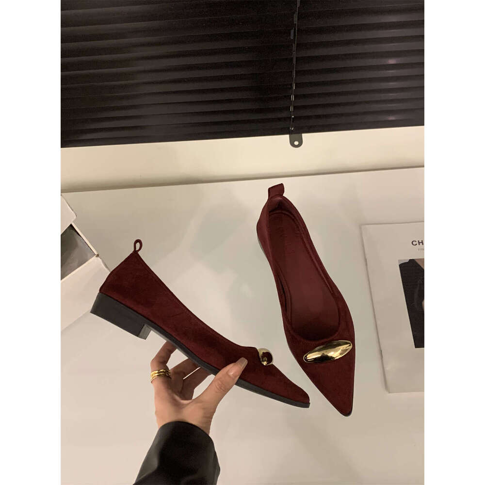 Women's French Style Low Heel Red Pointed Toe Black Suede Shoes 2025 New Spring Autumn Evening Commuter Classic Fitted Chic