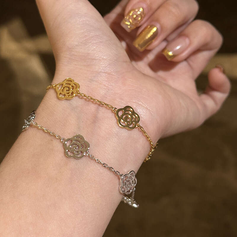 New Hollow Camellia Bracelet 2024 Vintage Style High-Value Design Light Fashion Jewelry
