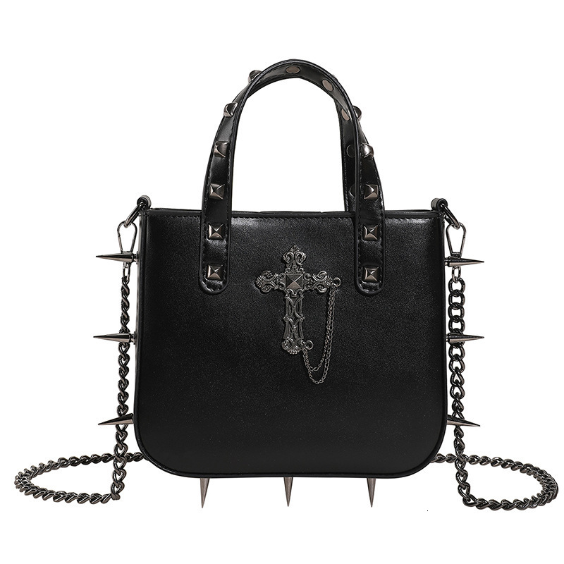 Luxury Brand Designer Bag Gothic Style Rivet Handbag For Women 2024 Winter New Motorcycle Style Skull And Crossbones Decor Crossbody Bag