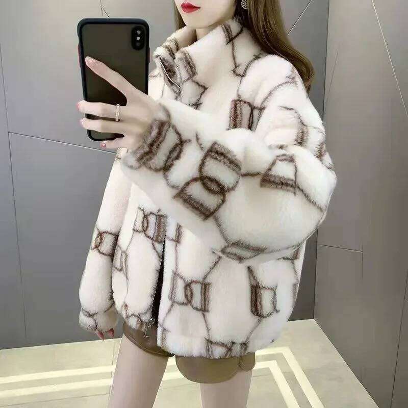 Women's Fleece Lined Thickened Jacket Autumn Winter New Style Loose Versatile Lamb Fur Leather Cotton Coat Trendy