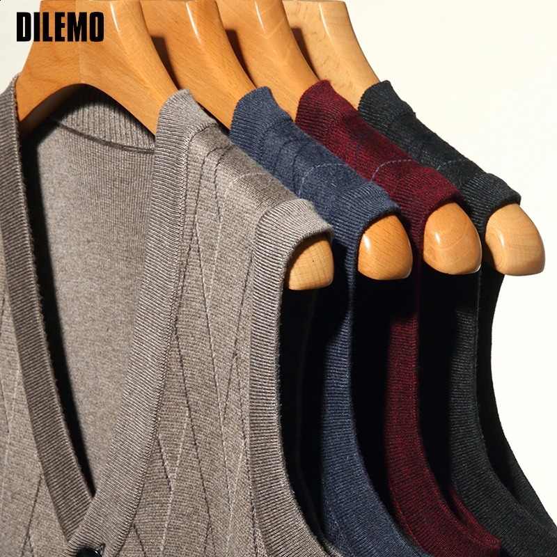 Top Grade Autum Winter Fashion Cardigan Knit V Neck Trendy Casual Sweater Vest Sleeveless Mens Clothes 251023