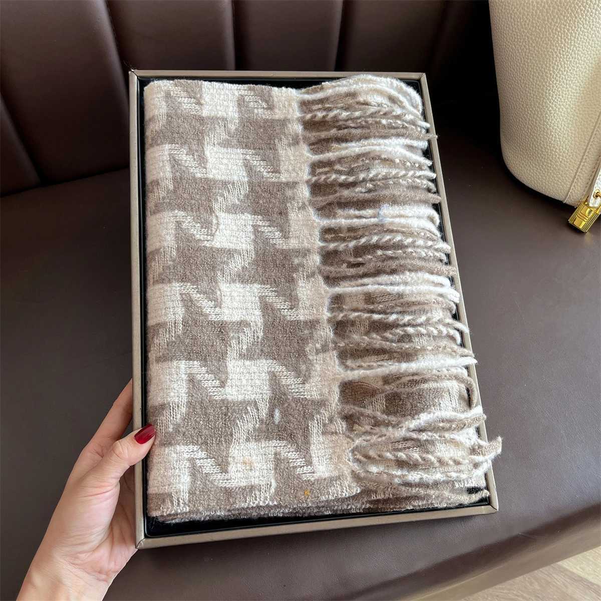 New Women ColdProof Winter Warm Cashmere Scarf Stripe Thick Designer Soft Shawls Tassels Foulard Fashion Luxury J251113