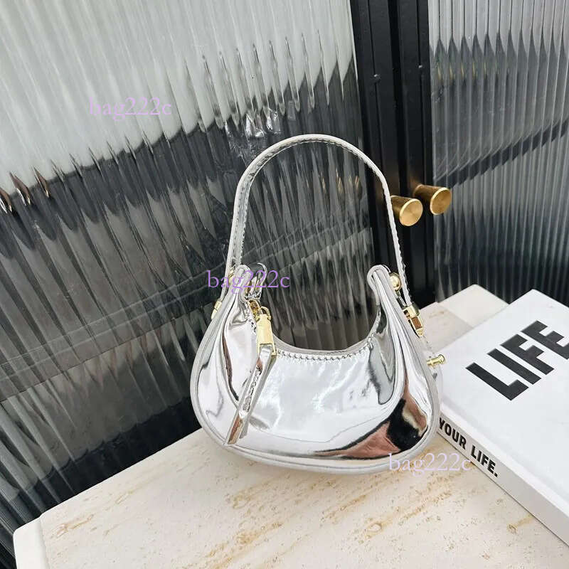 Glossy PU Solid Fashion Mini Half Moon Hand Compact Simple Sense Of Cute Children's Bags Designer New Style H6.25#26