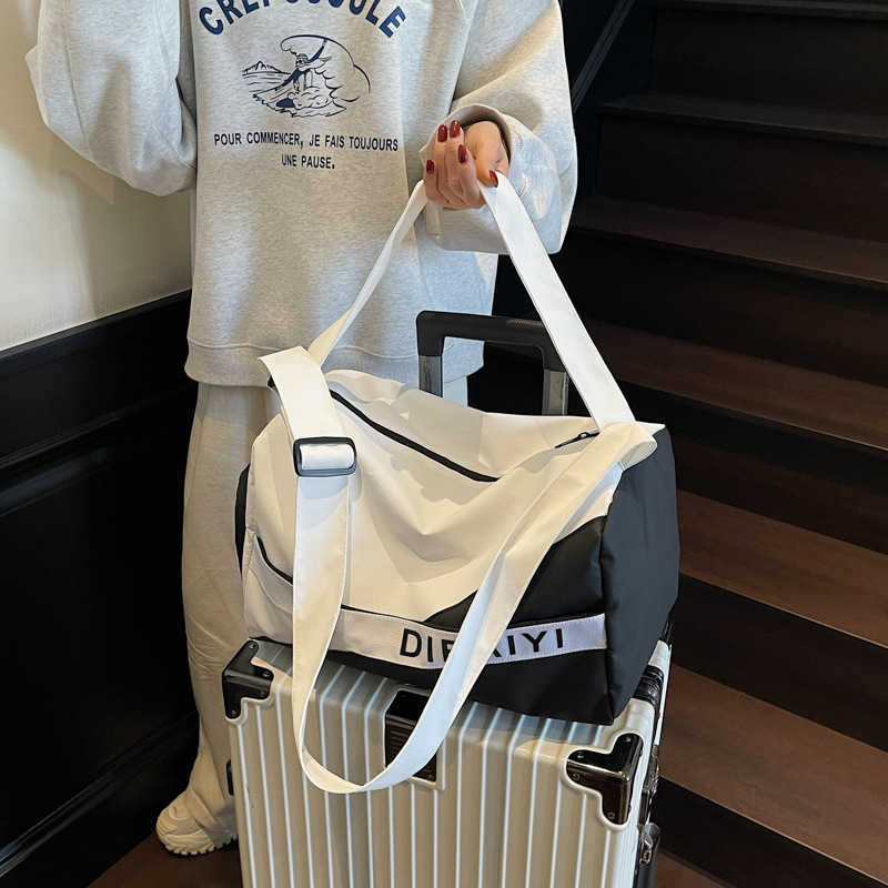 ColorBlock Short Trip Business Travel Bag Large Capacity MultiFunctional Independent Shoe Compartment Storage Bag Sports Fitness Handbag W251023