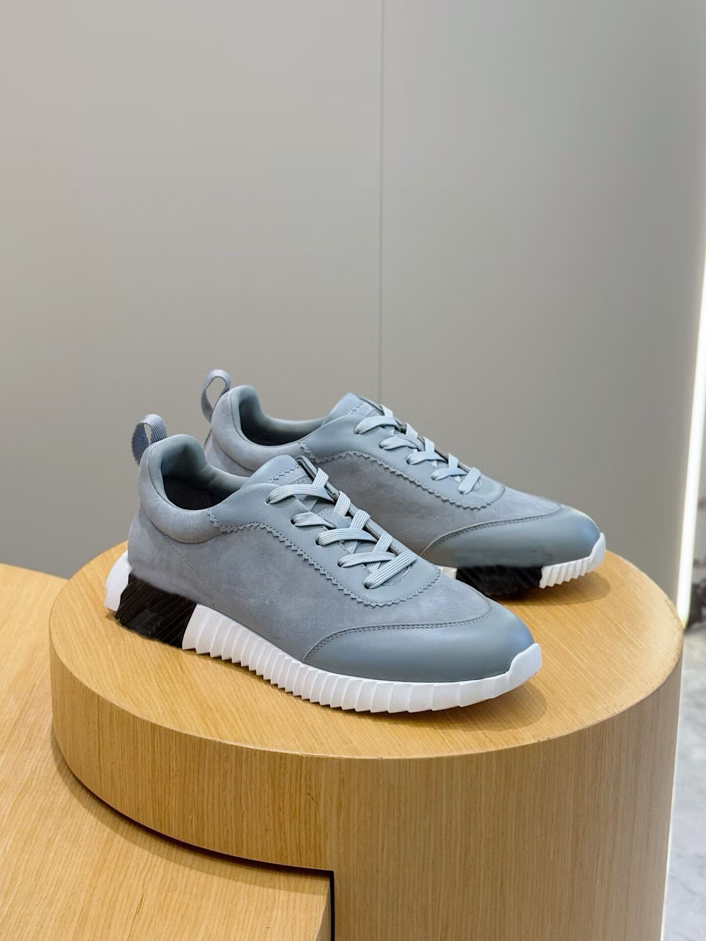 Elegant Brand Men Bouncing Sneakers Suede Leather Mesh Calf Leather Goatskin Trainers Party Wedding Dress Man Rubber Sole High Quality Footwear EU38-46