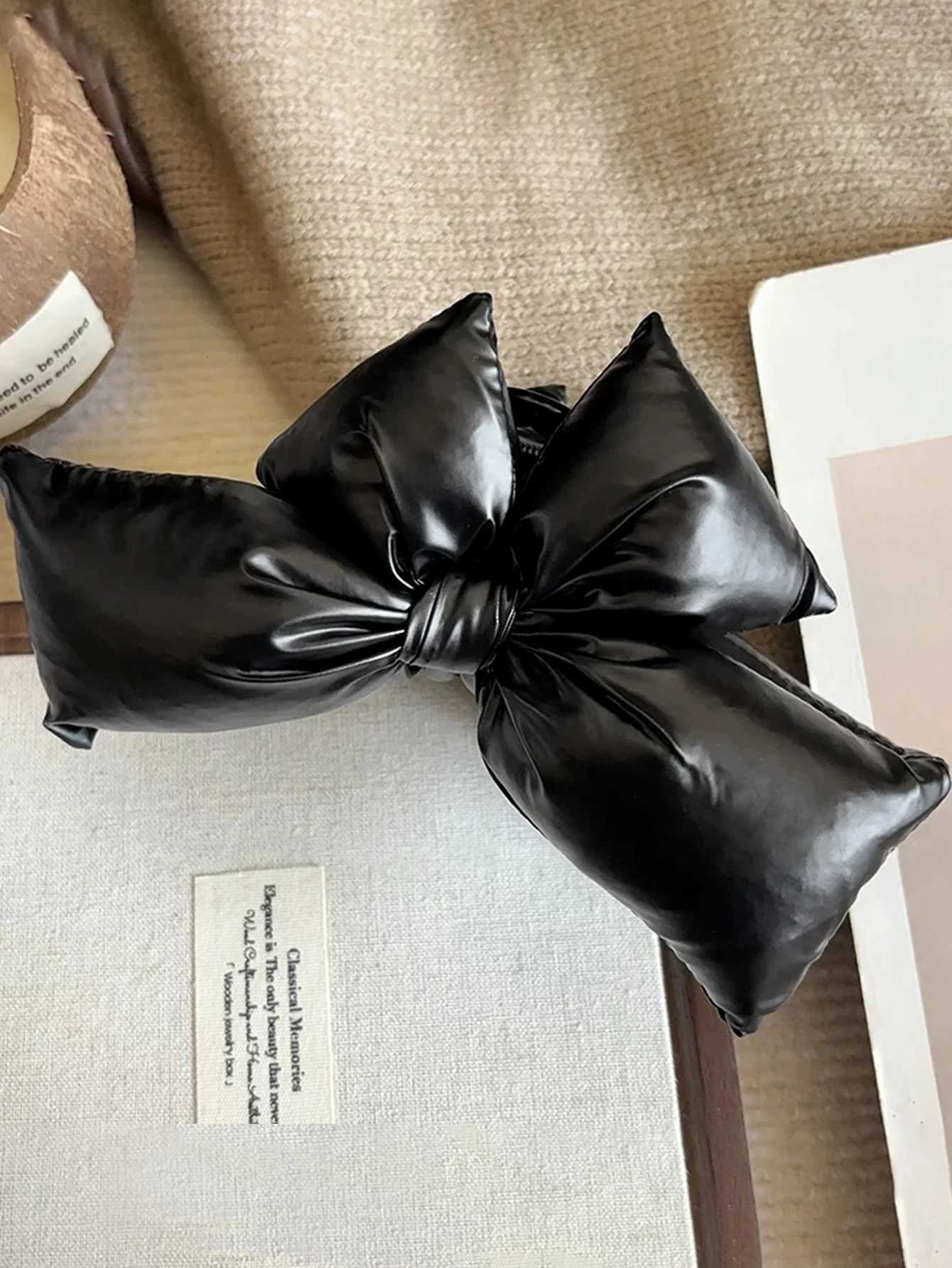1 Pcs Black Leather Cotton Stuffing Bow Cl ClipLarge J Clips for Thick HairNoslip Fashion Winter Hair Accory for Girls Y251023