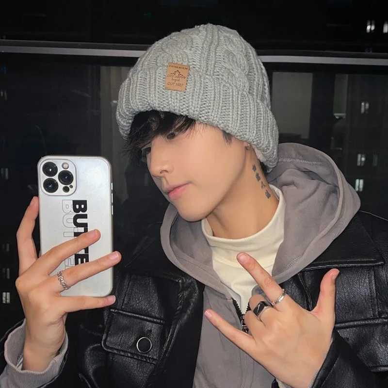 New Unisex Winter Hats Add Fur Li Men And Wen Warm Beanie Casual Map af Label Decor Winter Knitted HatsW251023