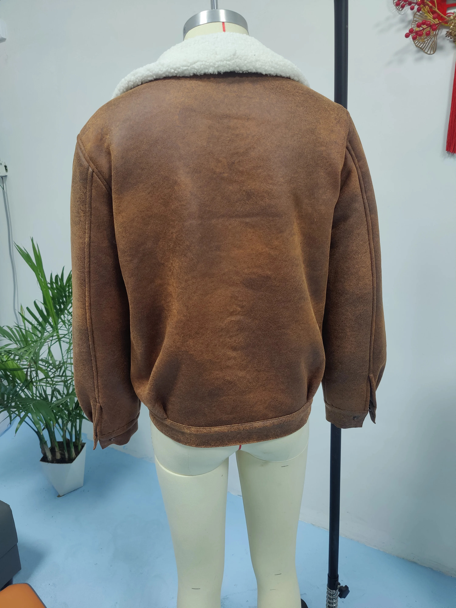 Mens Point Collar Winter Jacket Thickened Windproof Faux Leather Coat Warm Fleece Lined Casual Outdoor Clothing 251023