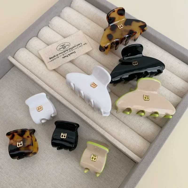 Korean version of letter b hairpin acetic acid curved grab clip girl high ponytail hair grab prum hair accories Y251023