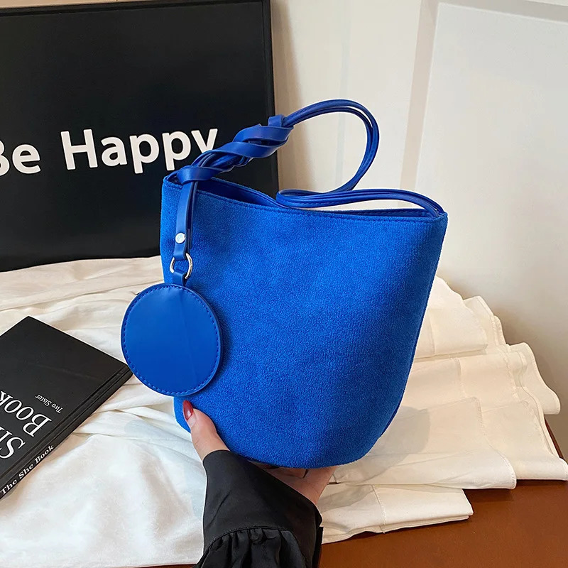 Solid Color Women Suede Shoulder Bucket Bags Large Capacity Versatile Ladies Underarm Tote Casual Female Phone Handbags Purse 251018