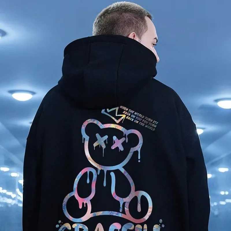 M8XL Trendy American Style Starry Sky Graffiti Bear Print AutumnWinter Warm Jacket Mens HoodieT251023
