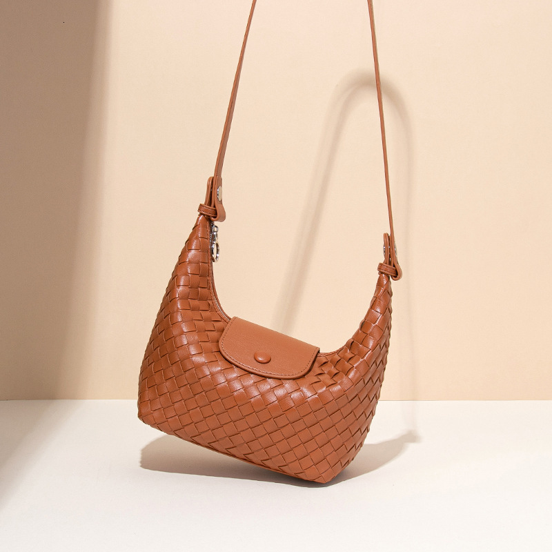 Luxury Brand Designer For Women Dragon Embroidered 2025 Spring Summer New Woven Single Shoulder Crossbody Handbag Crescent Dumpling Bag Cres XJ260206