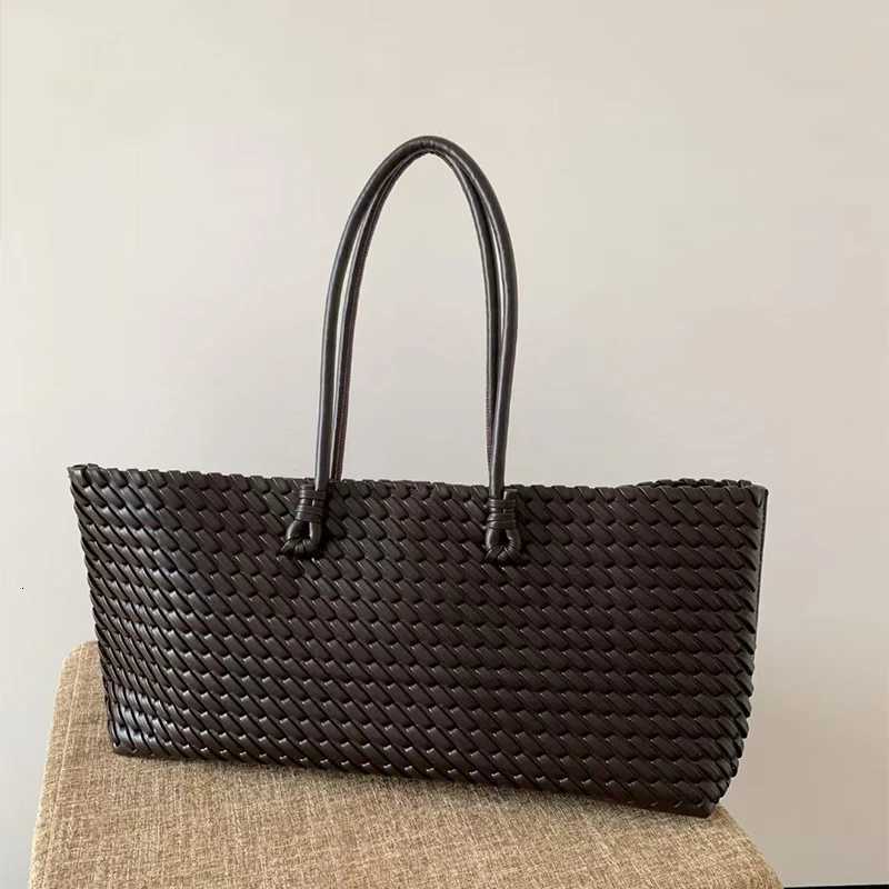 Luxury Shoulder Bag Brand Exquisite Woven Shopping Bag Stylish Simple Large Capacity Top Handle Handbag Women Commuter Tote BagL251023