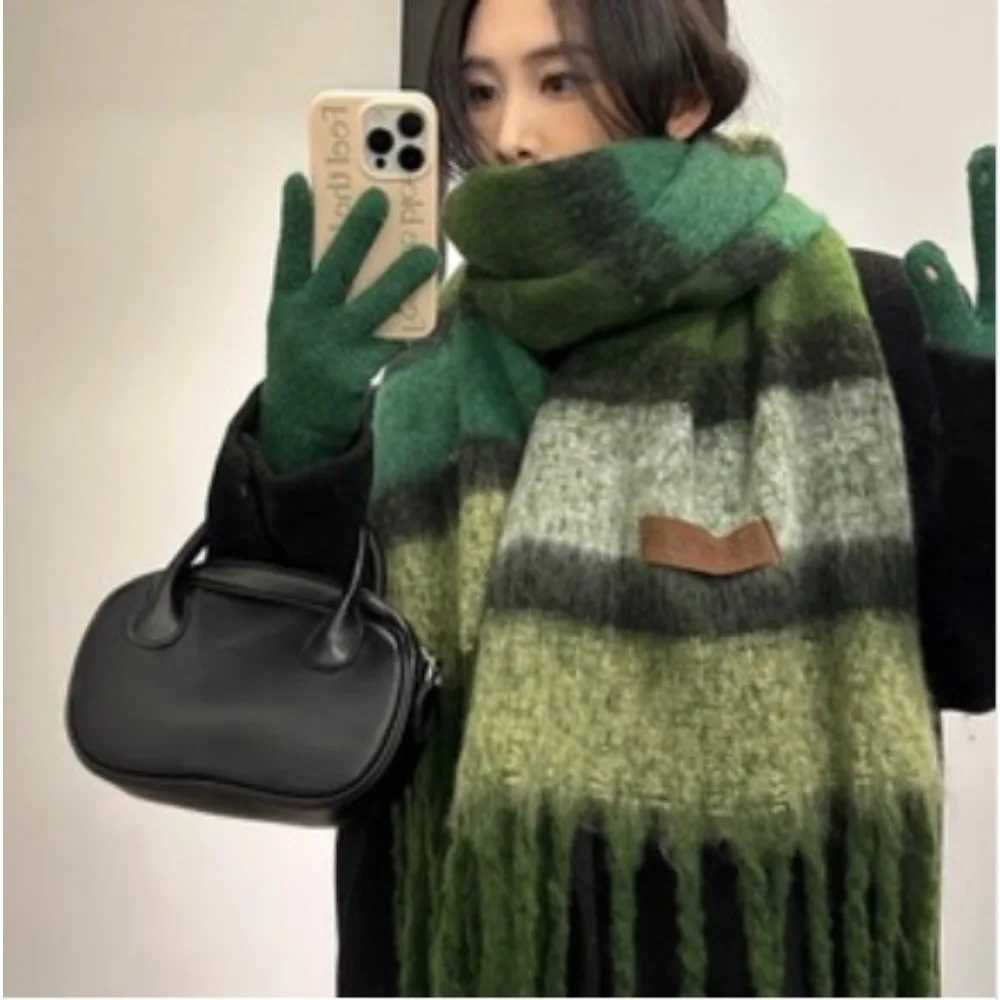 23040cm Mallard Premium Winter Scarf Women 2025 New Korean Style Thick Warm Fashionable Neck Warmer Cold Weather Accessories J251113