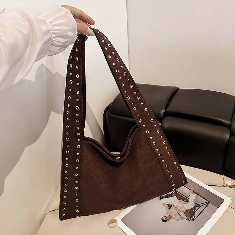 Solid color rivet hot girl luxury handbag autumn and winter new designer bag large capacity casual style suede frosted texture women's shoulder b
