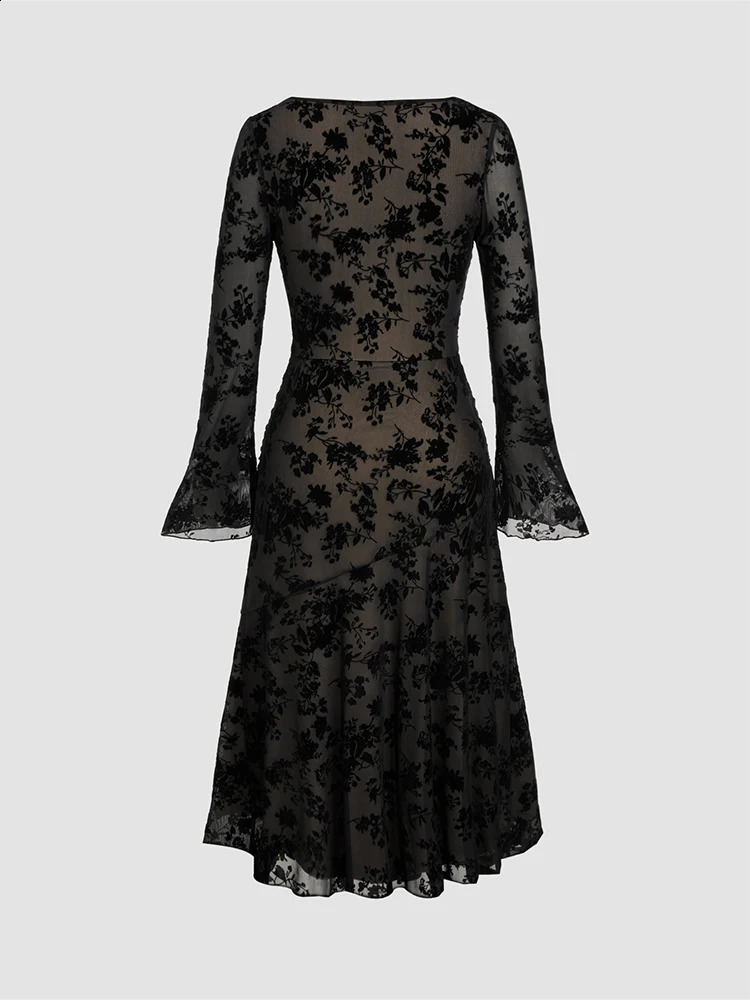 Womens Long Flared Sleeve round Neck Black Floral Lace Elegant Midi Dress Spring Summer Fashionable Casual Maxi Gown 251022