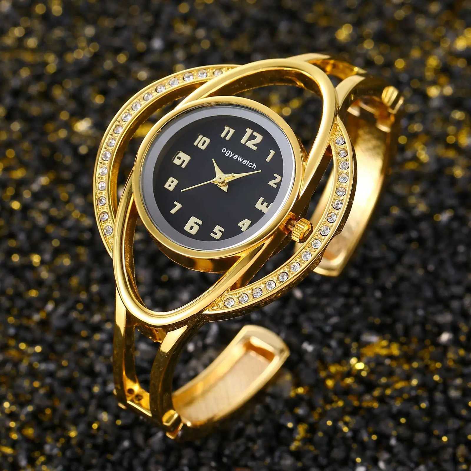 New Womens Watch Light luxury Metal Bracelet Watch Gold Versatile Trendy Female Fashion Quartz WristwatchesL251023