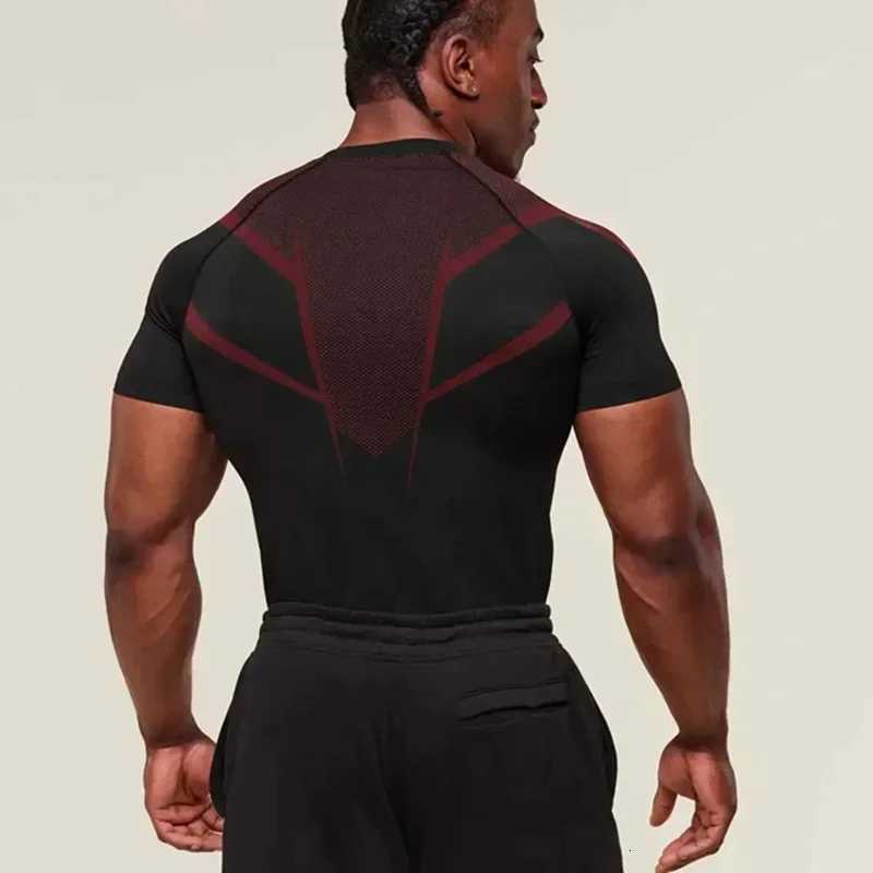 2025 compression shirt mens running Tshirt fast drying sports tight fitness training Tshirt mens sports short sleeved topXJ251023