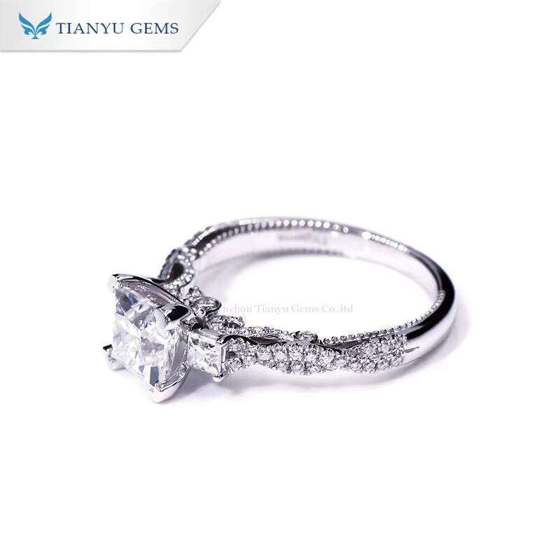 Tianyu Gems Luxury Design Princess Cut Moissanite Diamond White Gold Engagement Ring