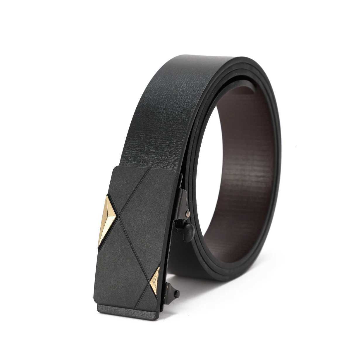 A casual individual and retro belt a Westernstyle clothing accessory metal buckle PU belt suitable for both men and womenXJ251023