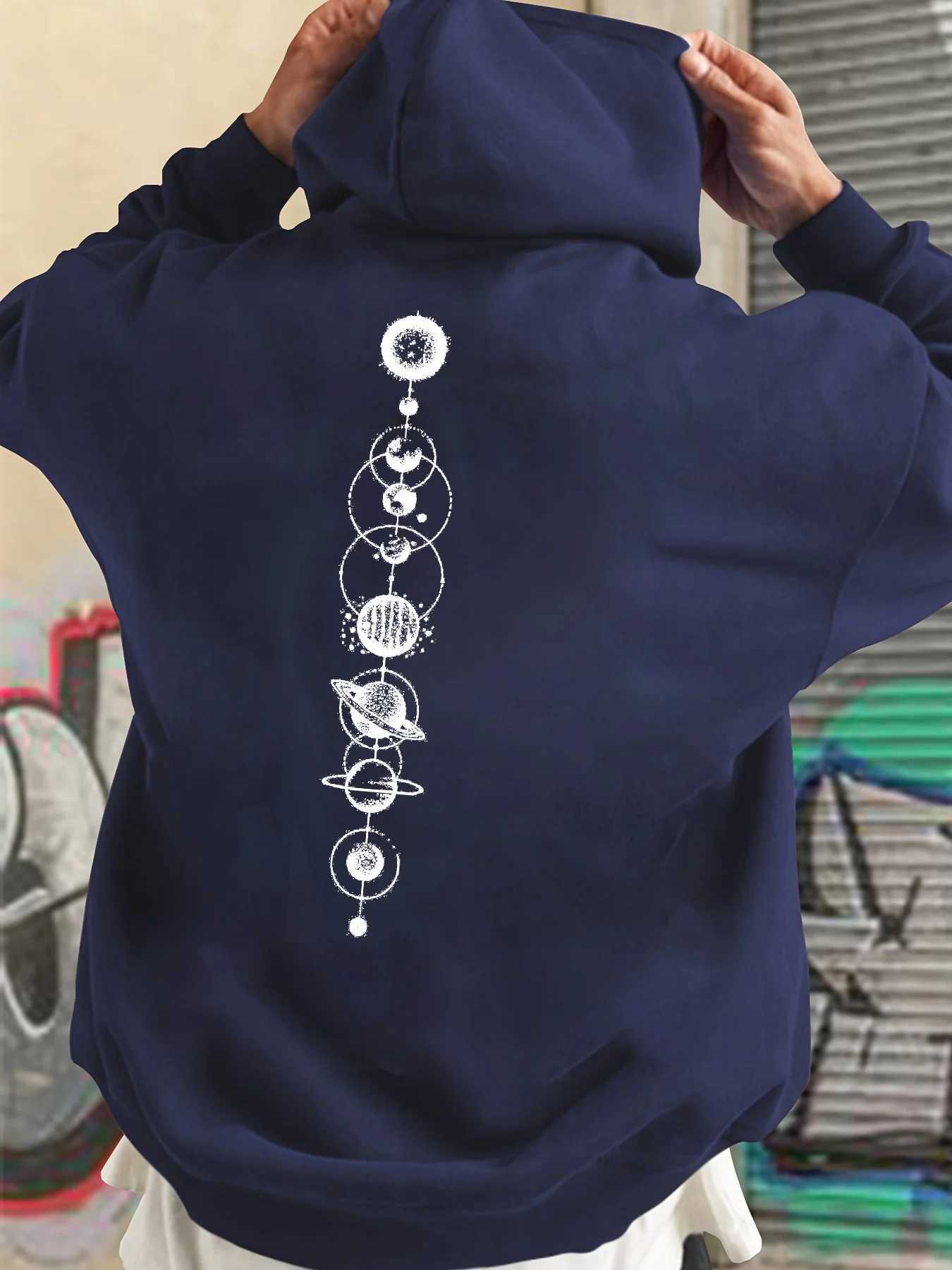 Mens autumn and winter casual fashion loose hooded sweatshirt with space planet pattern printed long sleeved warm pulloverT251023