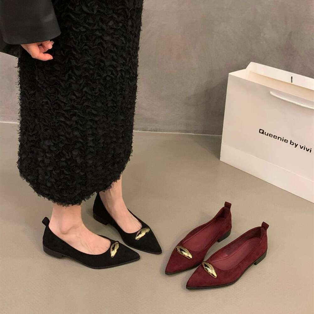 Women's French Style Low Heel Red Pointed Toe Black Suede Shoes 2025 New Spring Autumn Evening Commuter Classic Fitted Chic