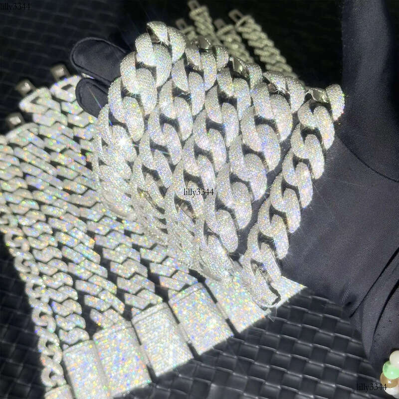 Yu Ying Hot Sale Full Iced Out Moissanite Heavy 17MM 20MM 22MM Wide S Solid Gold Plated Cuban Link Chain Necklace aaa