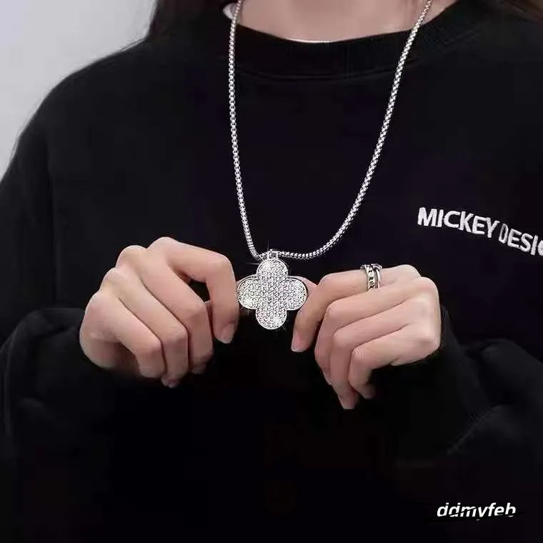 Elegant Four-Leaf Clover Pendant Necklace: Long Titanium Steel Sweater Chain For Women, Autumn & Winter Fashion Ddmyfeb