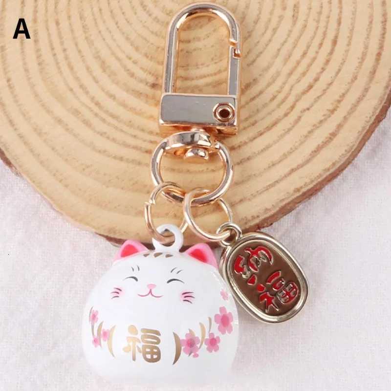 Lucky Cat Keychain Japan Maneki Neko Trinkets Keyrings Car Bag Charm Ornaments Pendant Keyfob Bag Accessories Z251023