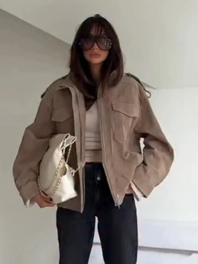 Fashion Short Women Suede Jacket Chic Stand Collar Zipper Pocket Loose Coats Casual Ladies Autumn Daily Highstreet Outerwear 251017