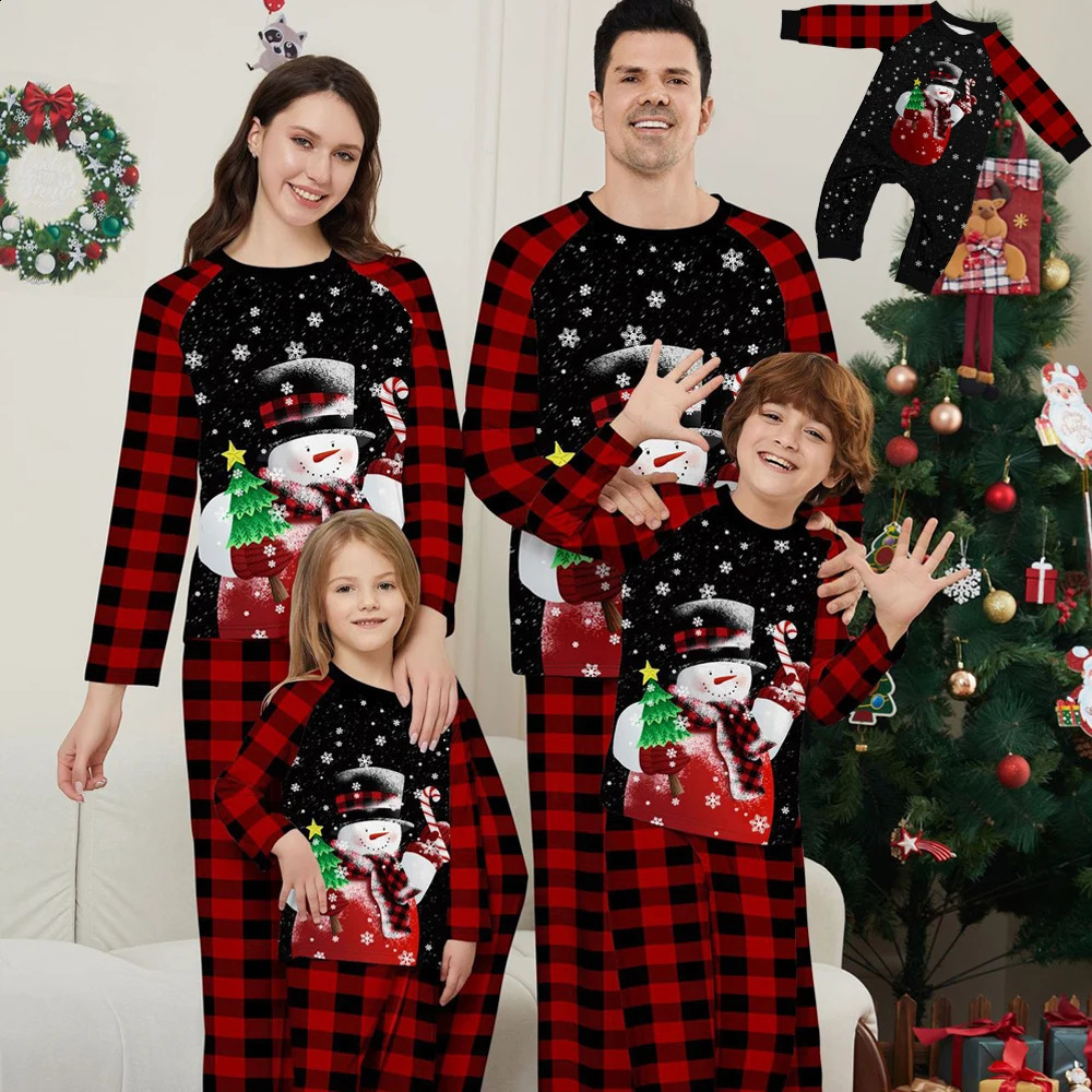 Christmas Family Matching Outfits Pajamas Clothing Sets Cartoon Print Mother Kid baby Xmas Family Look Sleepwear Pyjamas 251023