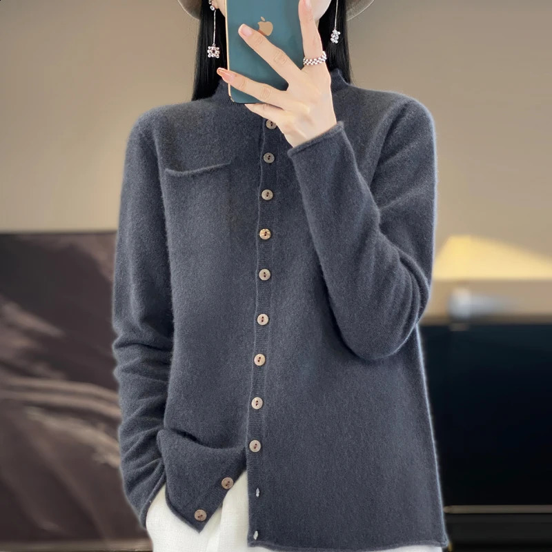 100 Merino Wool Womens Sweater Cardigan Fashion Crewneck High Quality Crimped Knit Pure Color Pocket Loose 251022