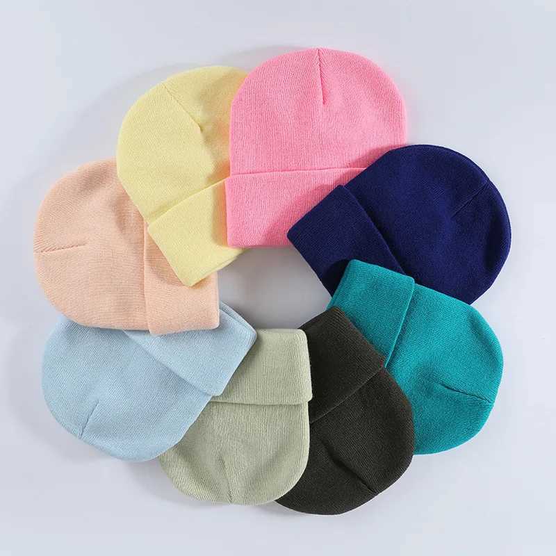 New Cust Knitted Hat Winter Mens Wens Wool Hat Suitab Daily Outdoor Warmth Personali broidered Elastic HatW251023