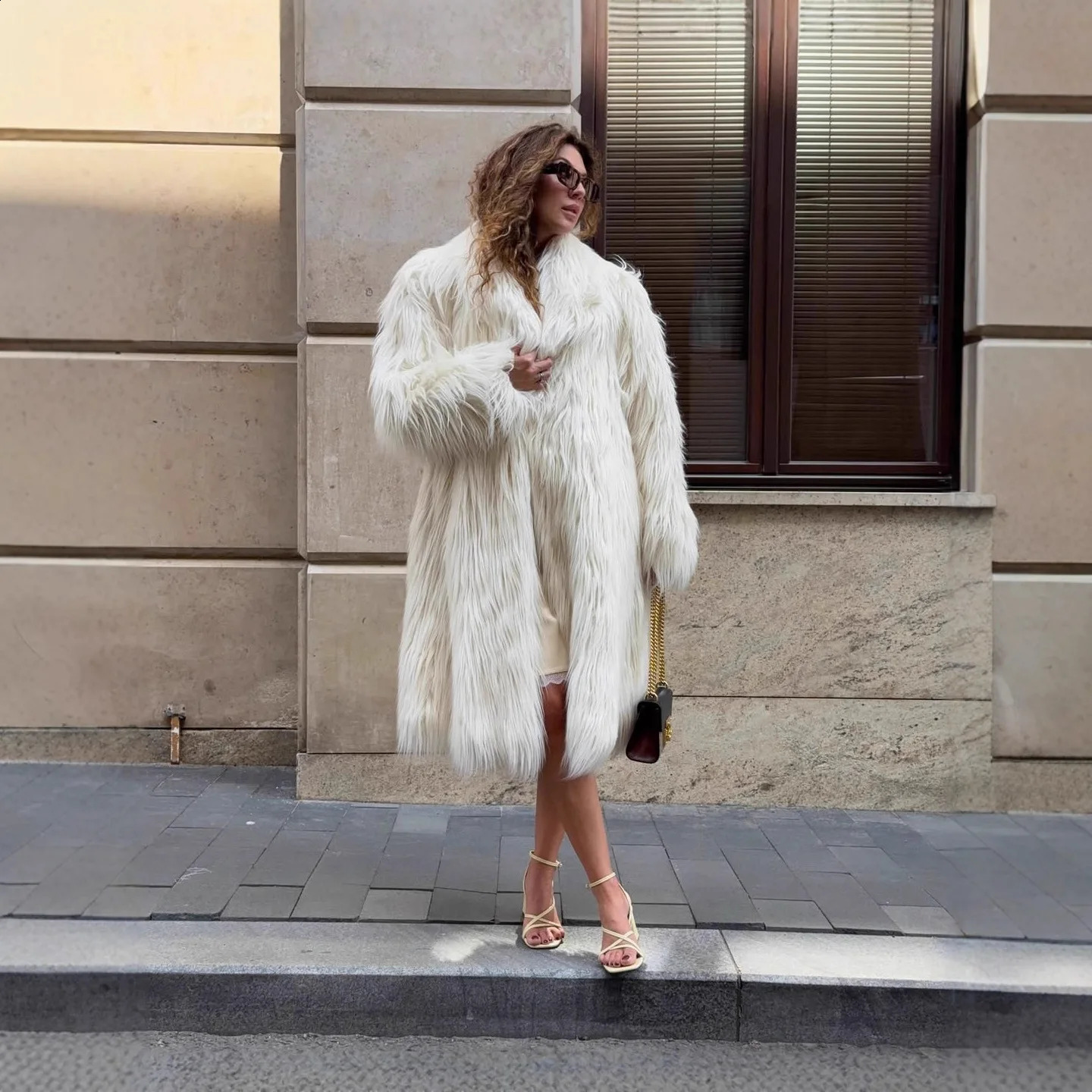 White Long Hair Faux Fur Lapel Coat Women Eco Friendly Artificial Plush Length Jacket 251022