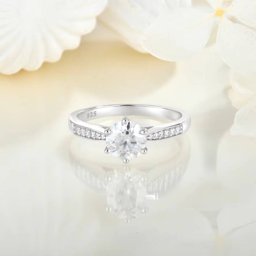 High Quality 925 Sterling Silver 1ct Moissanite Engagement Ring Rhodium Plated Weddings Anniversaries Moissanite Engagement Ring