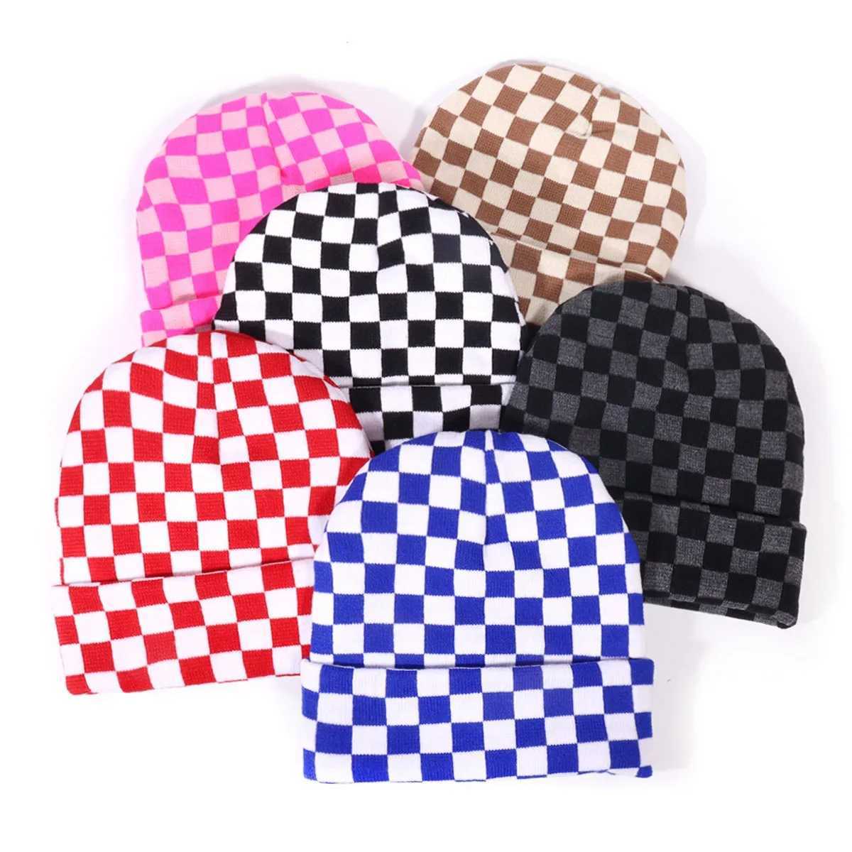 Checkered Jacquard Roll Brim Knit Beanie Minimalist White Streetwear Unisex Couple Winter HatXJ251023